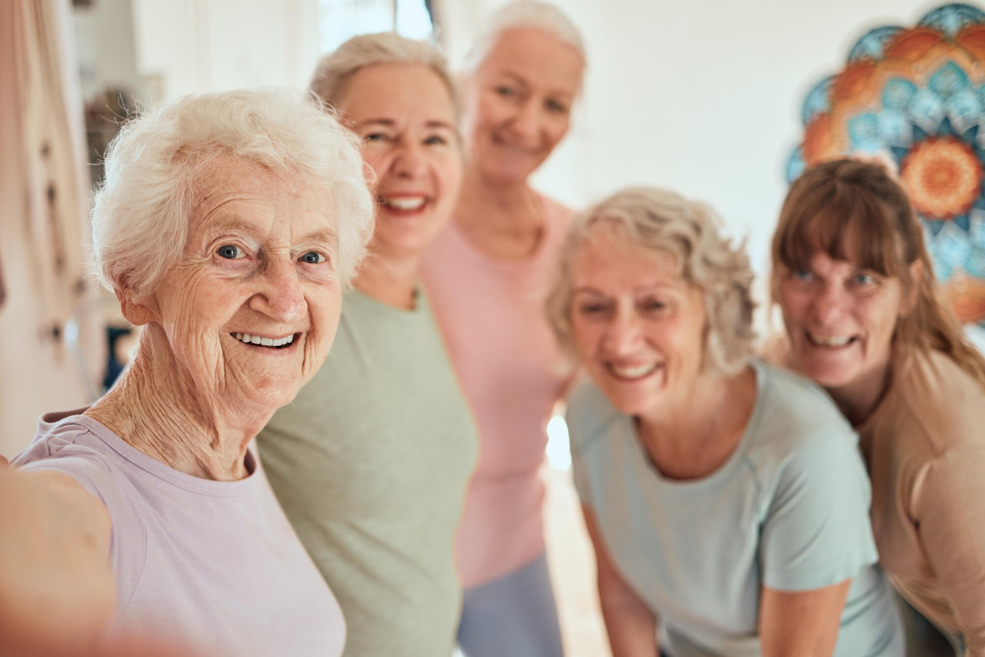 Elderly-woman-friends-and-yoga